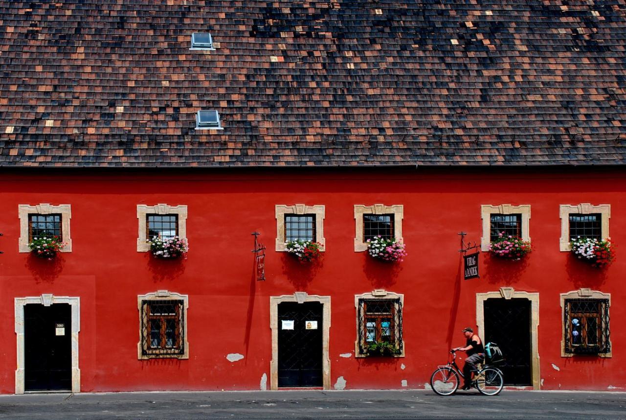 Rubra Panzio Bed & Breakfast Vac Bagian luar foto