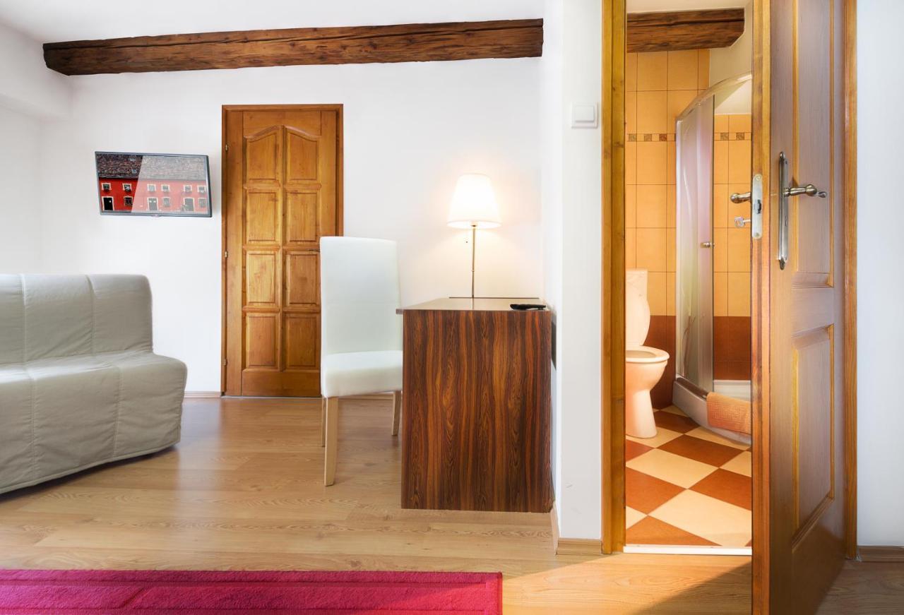 Rubra Panzio Bed & Breakfast Vac Bagian luar foto