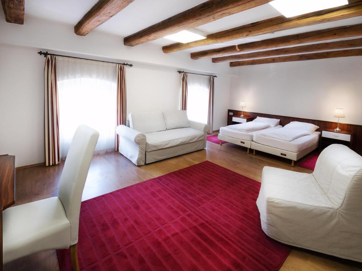Rubra Panzio Bed & Breakfast Vac Bagian luar foto